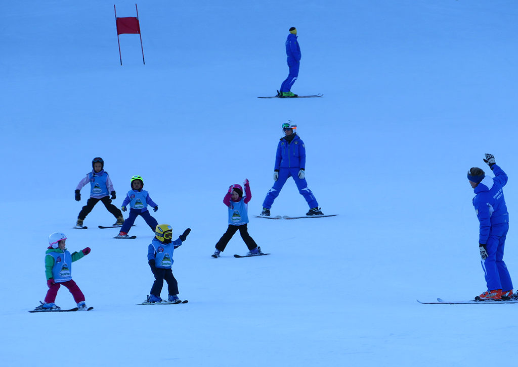 Beginn Skikurse für Einheimische